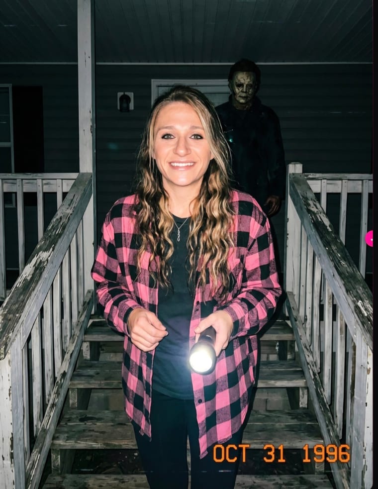 90s/2000s Scream Queen example 3